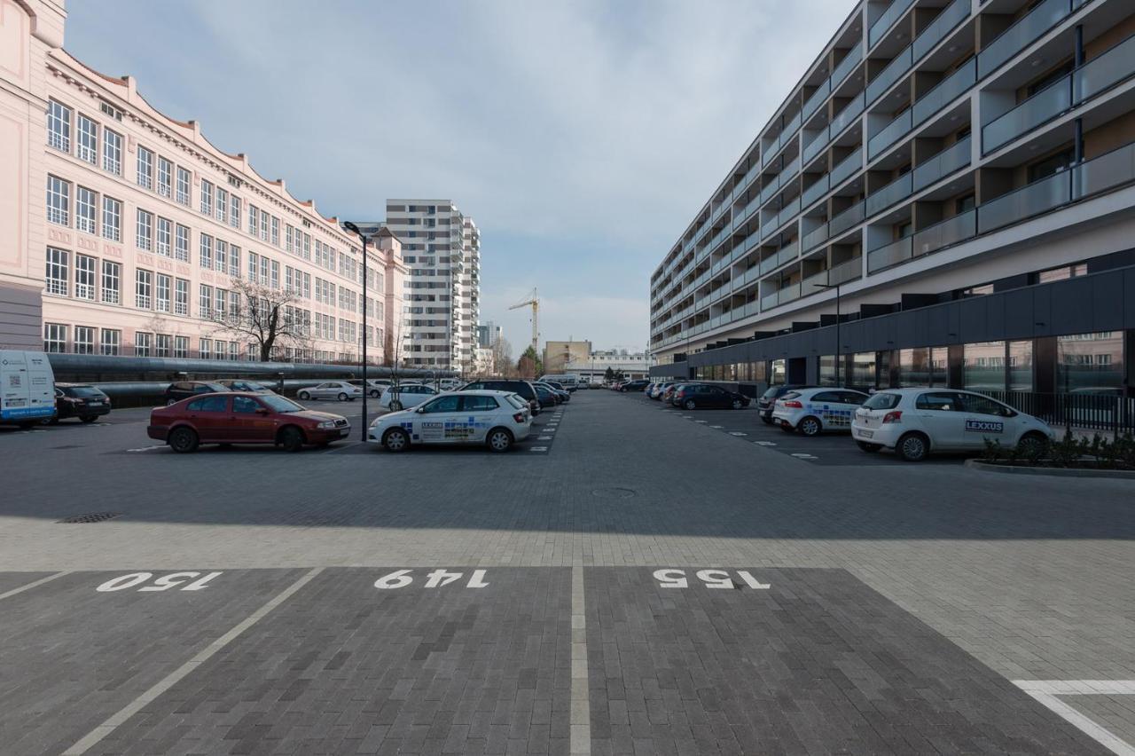 Central Point By Zoom Apartments Pozsony Kültér fotó