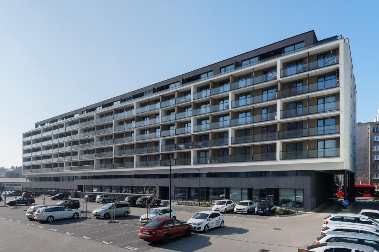 Central Point By Zoom Apartments Pozsony Kültér fotó