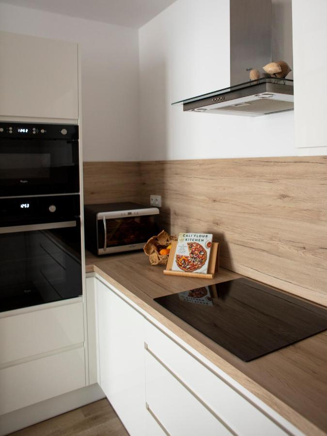 Central Point By Zoom Apartments Pozsony Kültér fotó